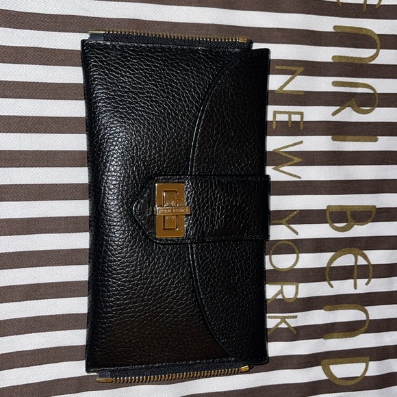 Pre Owned Henri Bendel Satchel - Picture 7 of 10